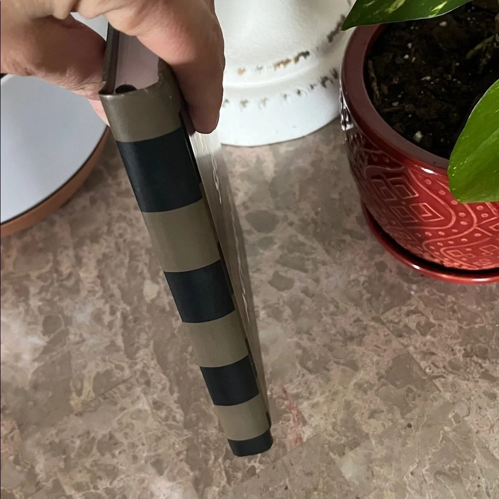N/A stylish journal